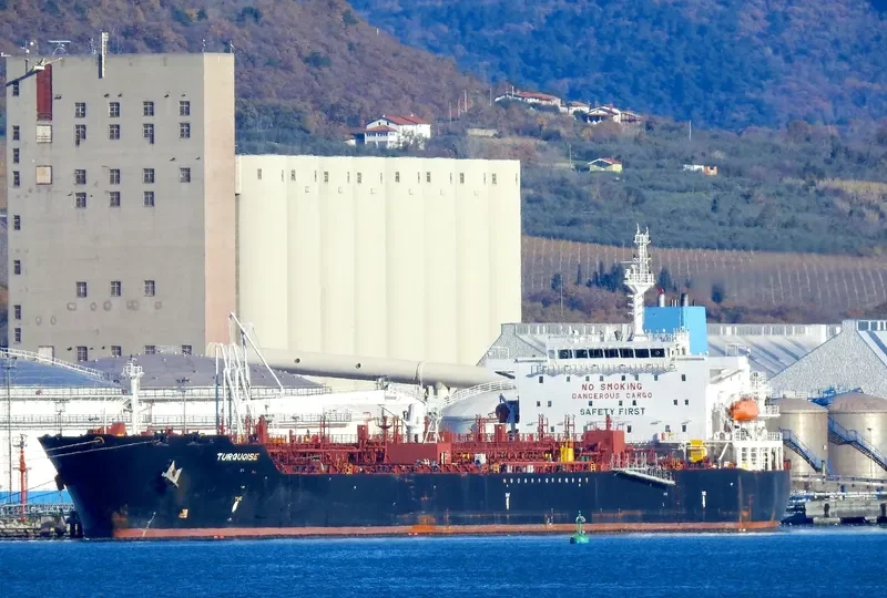 TURQUOISE Tanker IMO 9717761 photo 4