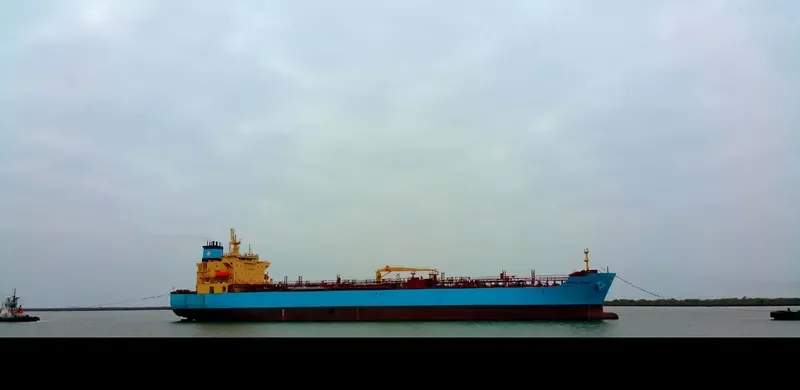 CL ZHAOGE Tanker IMO 9718090 photo 2