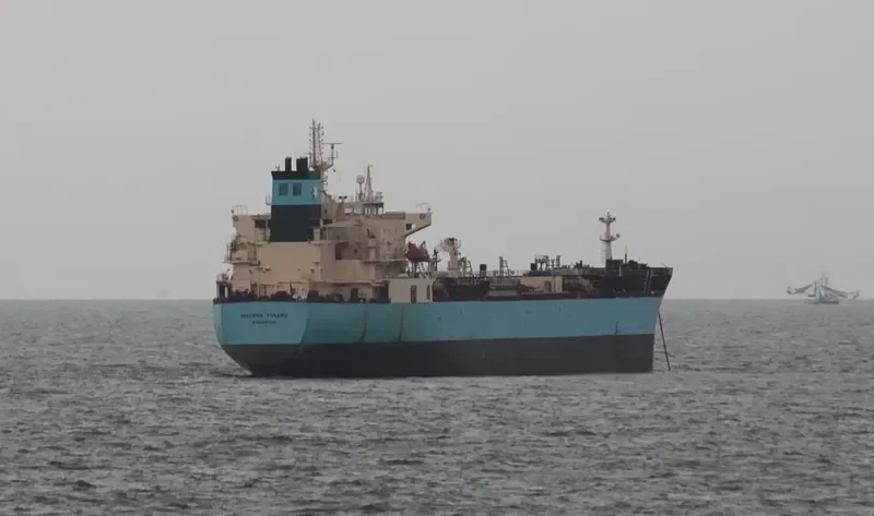 CL ZHAOGE Tanker IMO 9718090 photo 10