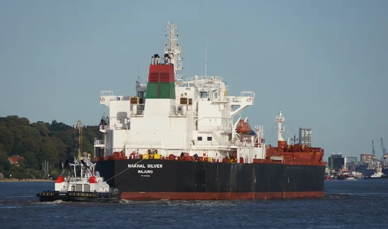 NAKHAL SILVER Tanker IMO 9718765 photo 10