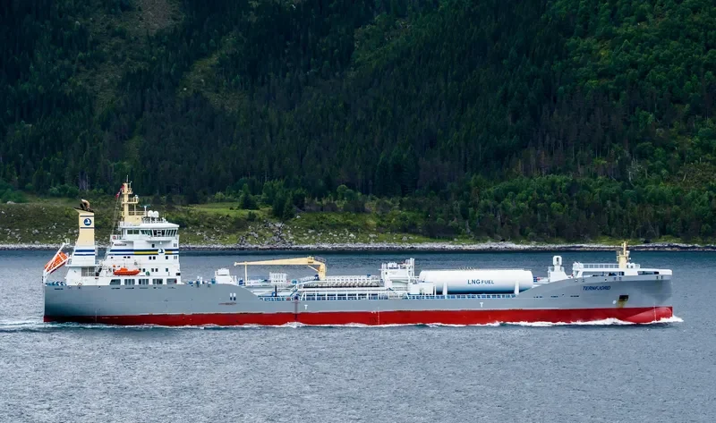 TERNFJORD Tanker IMO 9722405 photo 2