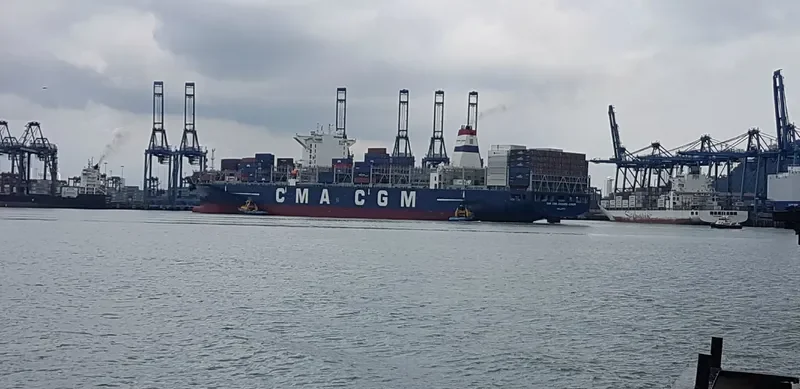 CMA CGM JACQUES JUNIOR Container Ship IMO 9722716 photo 10