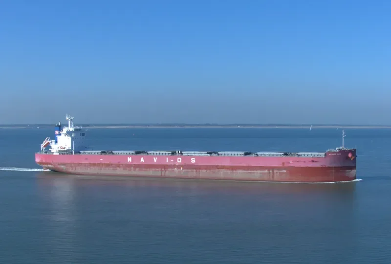 NAVIOS SKY Bulk Carrier IMO 9724180 photo 2