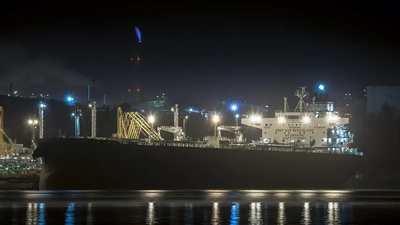 LEONTIOS H Tanker IMO 9724336 photo 6