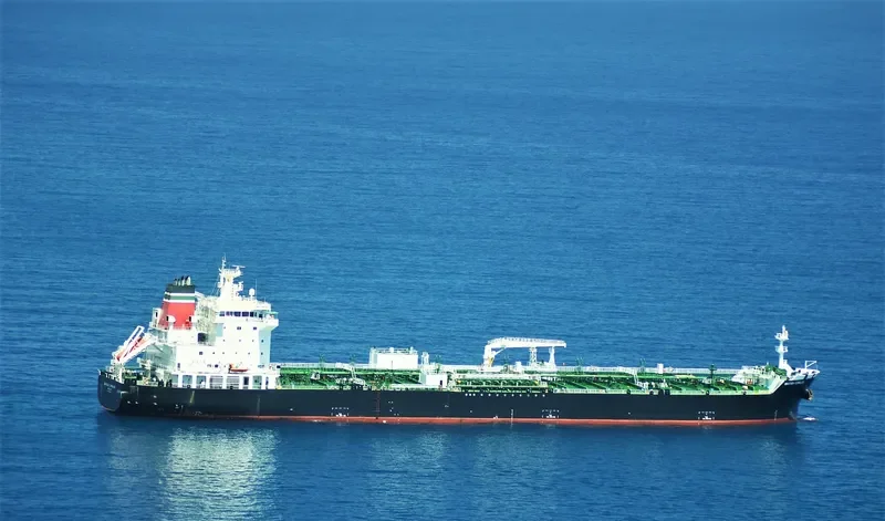 MAERSK CUMULUS Tanker IMO 9724532 photo 4
