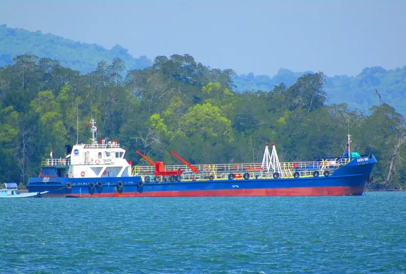 AKRA 100 Tanker IMO 9724893