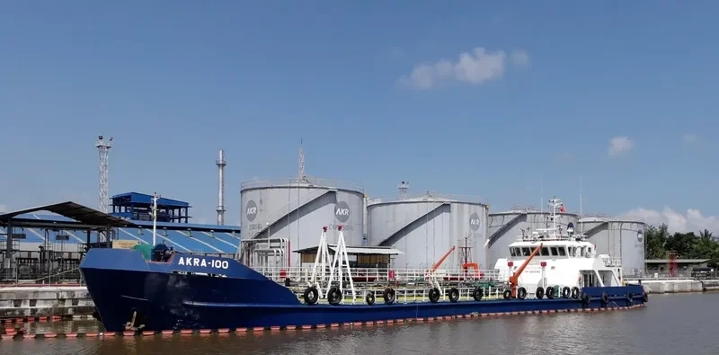 AKRA 100 Tanker IMO 9724893 photo 2