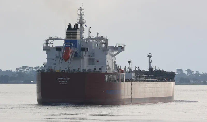 LINDANGER Tanker IMO 9725299 photo 2