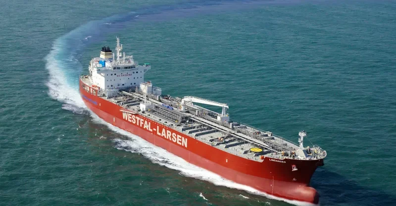 LINDANGER Tanker IMO 9725299 photo 3