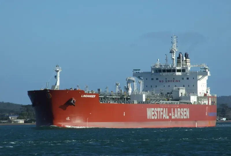 LINDANGER Tanker IMO 9725299 photo 4