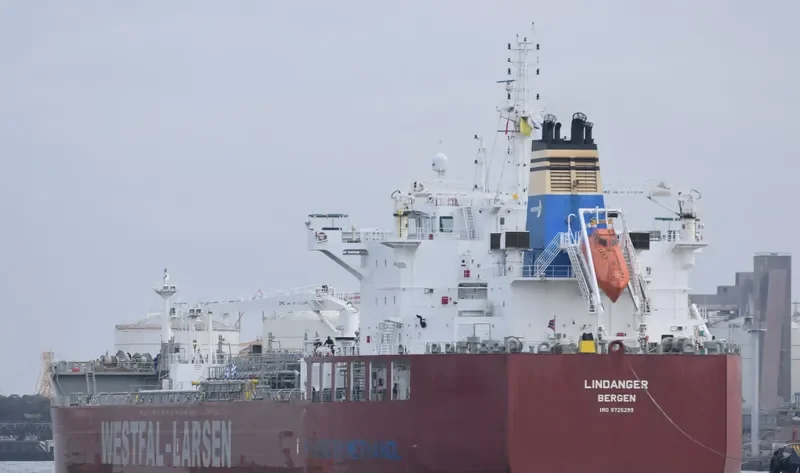 LINDANGER Tanker IMO 9725299 photo 8