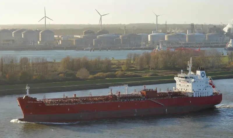 HAFNIA MALACCA Tanker IMO 9725627 photo 4
