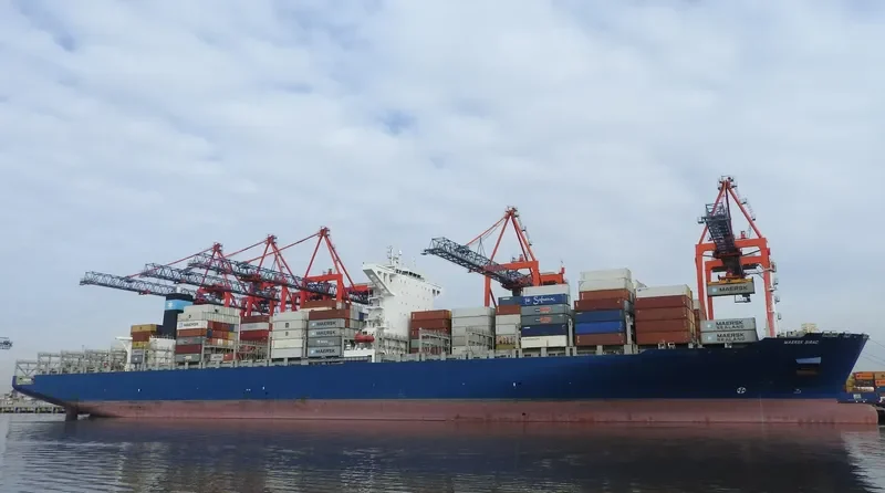 MAERSK SIRAC Container Ship IMO 9725718 photo 2