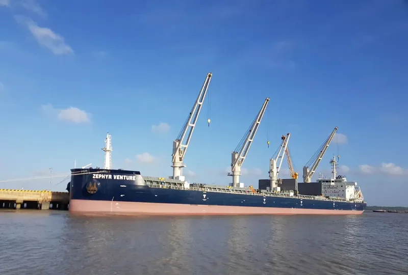 ZEPHYR VENTURE Bulk Carrier IMO 9725914 photo 2