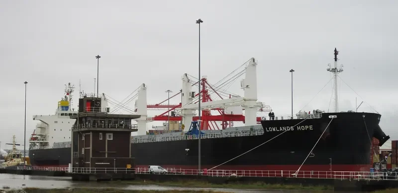 LOWLANDS HOPE Bulk Carrier IMO 9727182