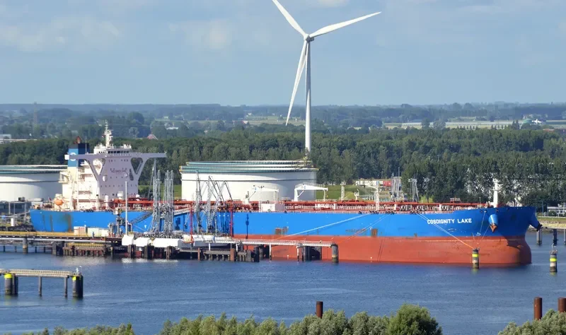 COSDIGNITY LAKE Tanker IMO 9727209 photo 2