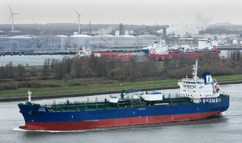 NAVIG8 AZURITE Tanker IMO 9727560 photo 2