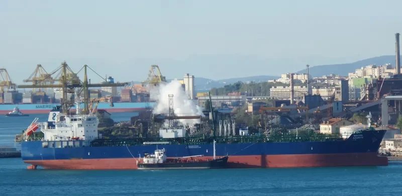 NAVIG8 AZURITE Tanker IMO 9727560 photo 10