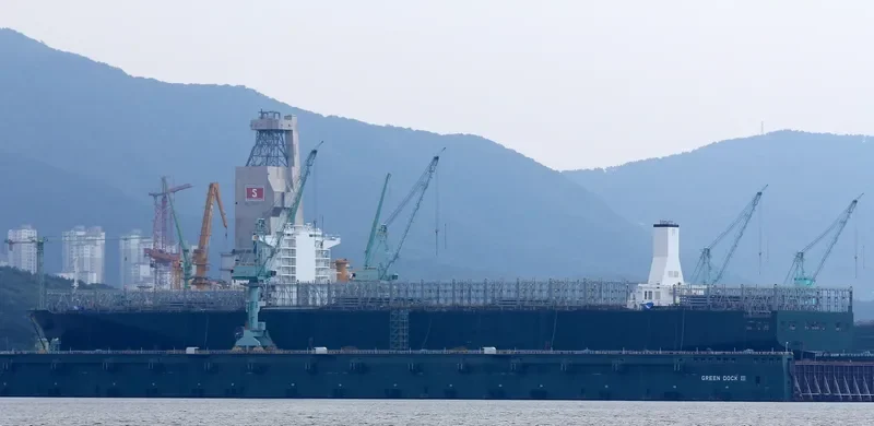 TAURUS Container Ship IMO 9728942 photo 2