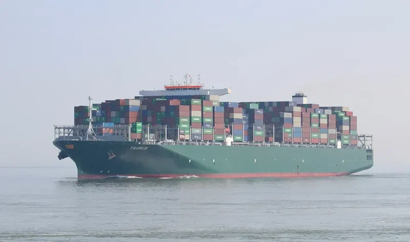 TAURUS Container Ship IMO 9728942 photo 3