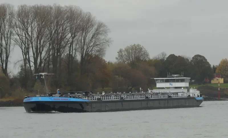 MAXINE DEYMANN Tanker IMO 9729300 photo 2