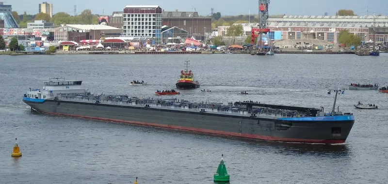 MAXINE DEYMANN Tanker IMO 9729300 photo 4