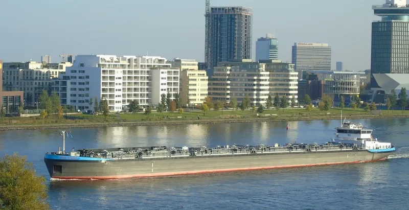 MAXINE DEYMANN Tanker IMO 9729300 photo 9