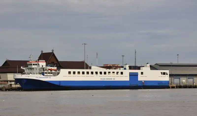 FAJAR BAHARI III Ro-Ro IMO 9730282 photo 3