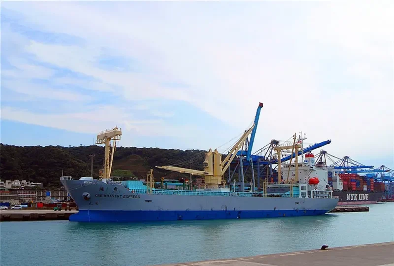 CSE BRAVERY EXPRESS General Cargo IMO 9730907 photo 6