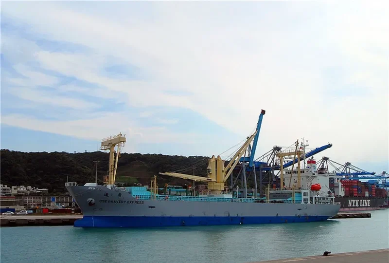 CSE BRAVERY EXPRESS General Cargo IMO 9730907 photo 10
