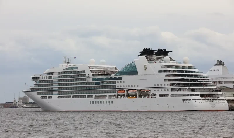 SEABOURN ENCORE Passenger Ship IMO 9731171 photo 2