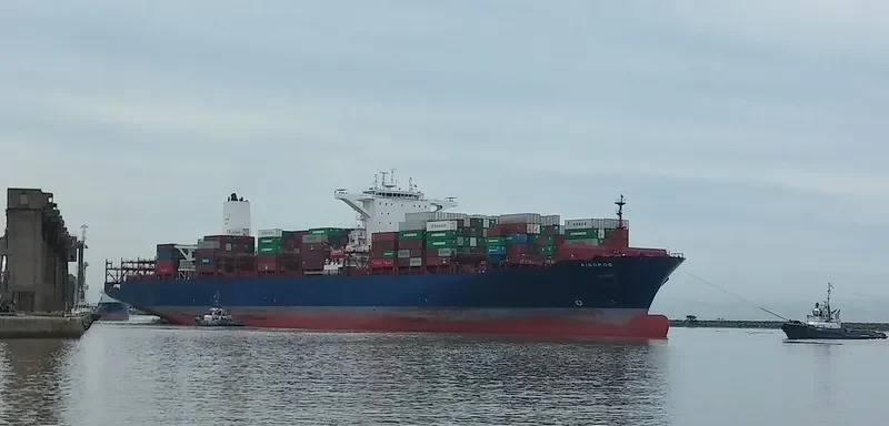 SEAMAX ROWAYTON Container Ship IMO 9732589 photo 4