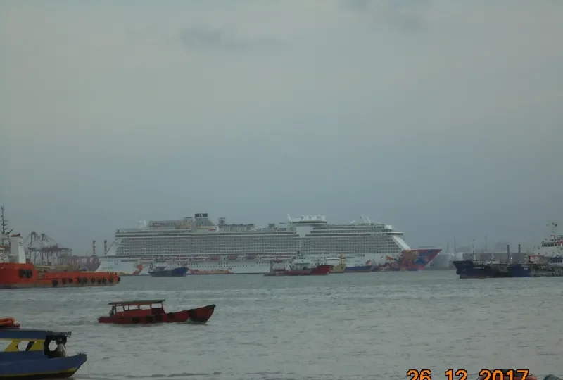 GENTING DREAM Passenger Ship IMO 9733105