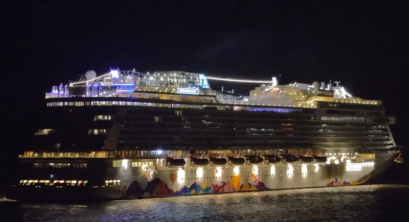 WORLD DREAM Passenger Ship IMO 9733117 photo 6