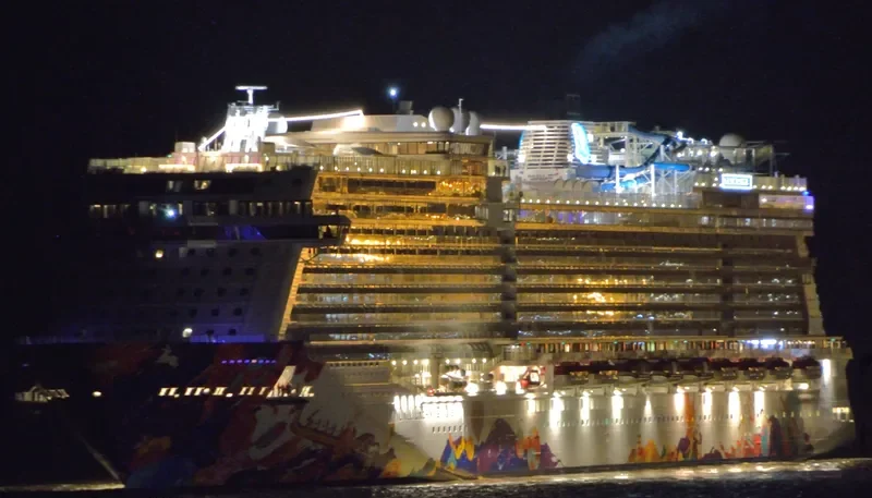 WORLD DREAM Passenger Ship IMO 9733117 photo 7