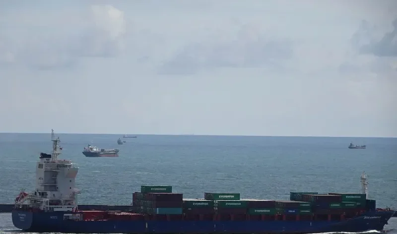 WAN HAI 176 Container Ship IMO 9733832 photo 2