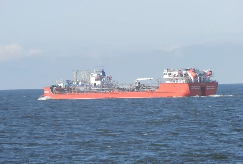 MIDVOLGA 3 Tanker IMO 9735141 photo 2