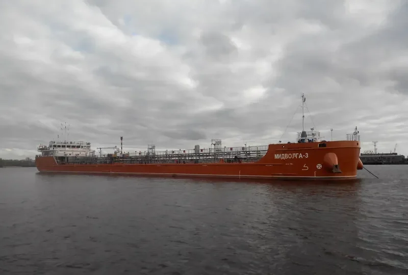 MIDVOLGA 3 Tanker IMO 9735141 photo 6