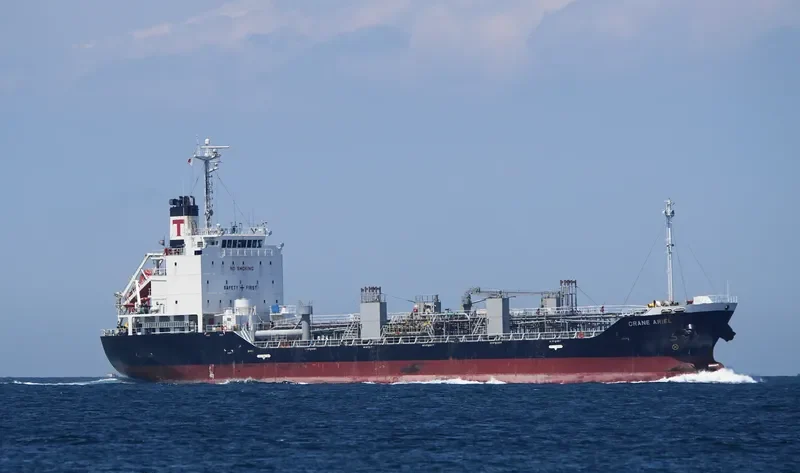 CRANE ARIEL Tanker IMO 9736511 photo 9