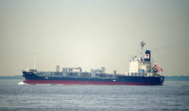 CRANE ARIEL Tanker IMO 9736511 photo 10