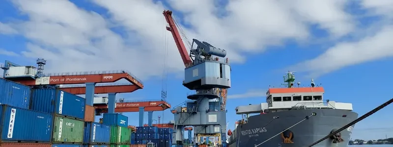 MERATUS KAPUAS Container Ship IMO 9741190 photo 3