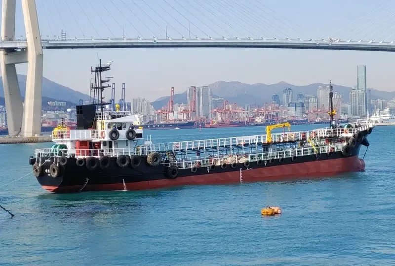 ZIRCON Tanker IMO 9745627 photo 2