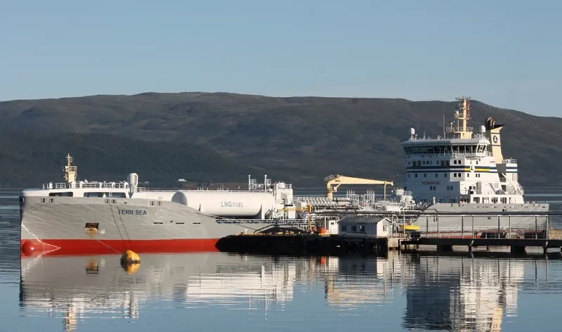 TERN SEA Tanker IMO 9747974 photo 8