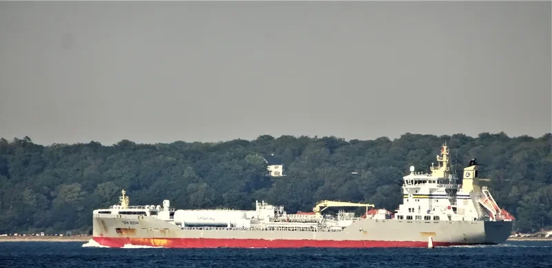 TERN OCEAN Tanker IMO 9747986 photo 2