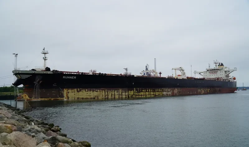 RUNNER Tanker IMO 9749518 photo 9