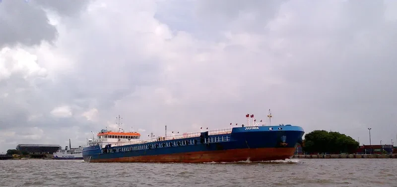 JULVINDA General Cargo IMO 9755878 photo 2