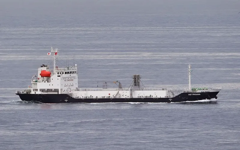 ASTREANA Tanker IMO 9763629 photo 3