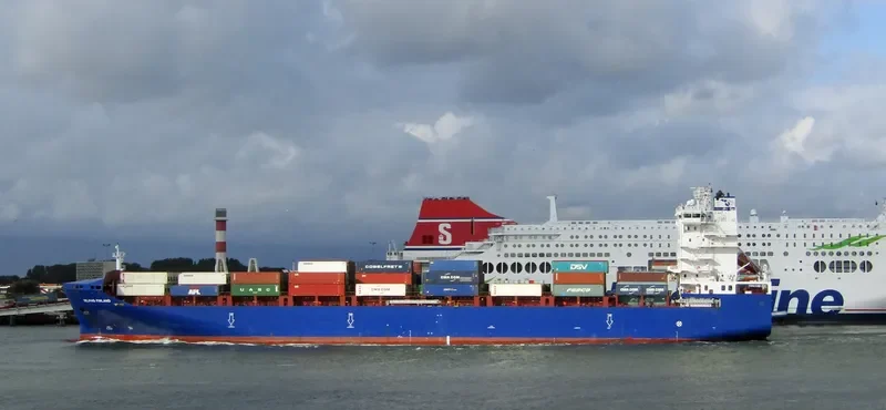 DELPHIS FINLAND Container Ship IMO 9763722 photo 6