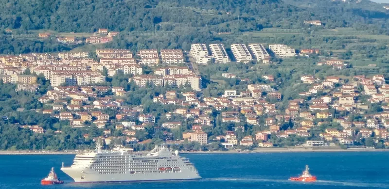 SILVER MUSE Passenger Ship IMO 9784350 photo 8
